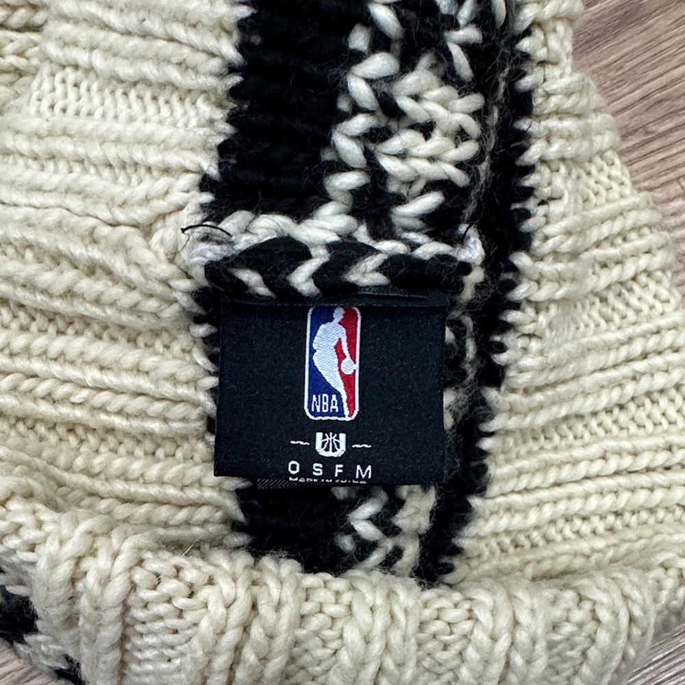 Cream & Black Chicago Bulls Knit Beanie - Picture 3 of 3
